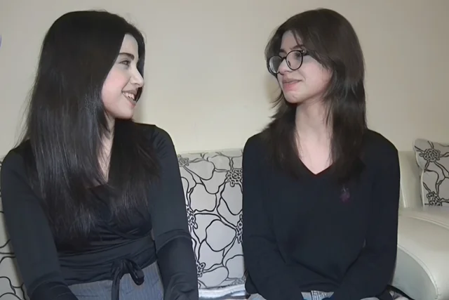 İmtahanda yüksək bal toplayan bacılar: Biri memar, digəri hüquqşünas olmaq istəyir - VİDEO