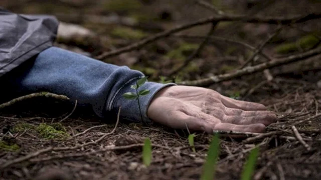 28 yaşlı oğlan evlərinin həyətindəki tikilidə ölü tapıldı