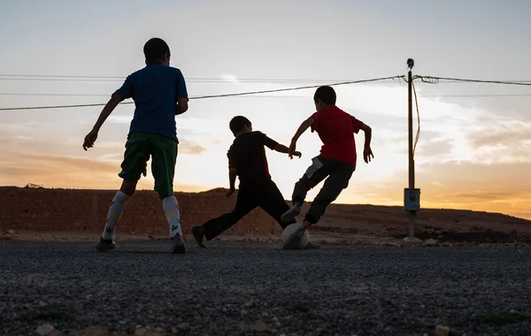 Bakıda yeniyetmə futbol oynadığı zaman oğurluq etdi