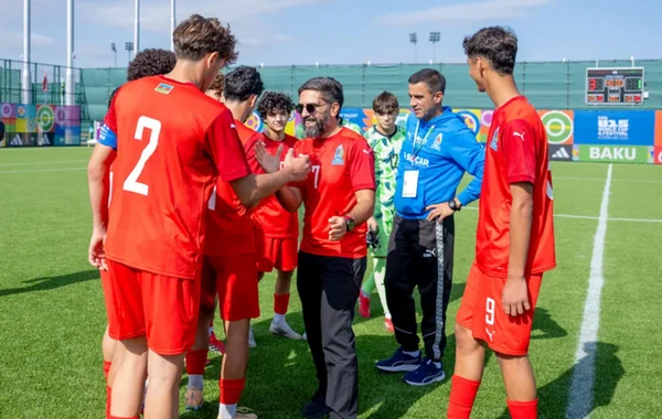 Ровшан Наджаф и Джанни Инфантино наблюдали матчи чемпионата мира U-15 - Фото