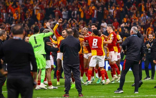 "Qalatasaray"ın oyunçularına derbidəki qələbəyə görə böyük mükafat veriləcək