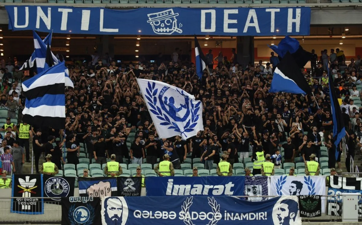 Qarabağ azarkeşləri Sabahla oyunda skamyaları sındırdılar - Klub cəza aldı