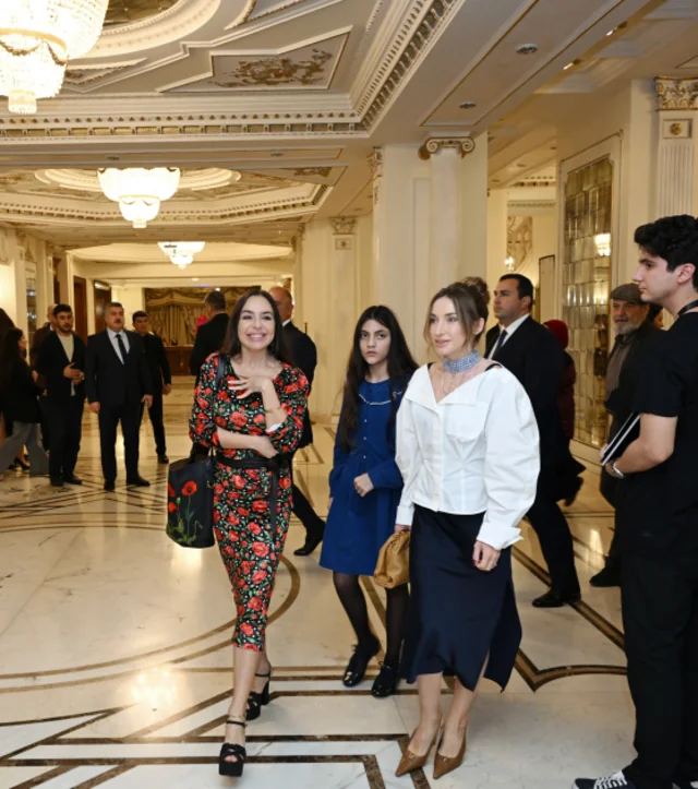 Birinci vitse-prezident Mehriban Əliyeva Qağayı tamaşasının təqdimatında iştirak edib - Foto