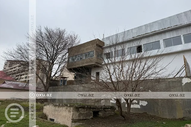 Yeni Yasamal sakinləri çətin vəziyyətdə: Məktəbə və bağçaya gedən yol niyə bağlıdır? - Foto
