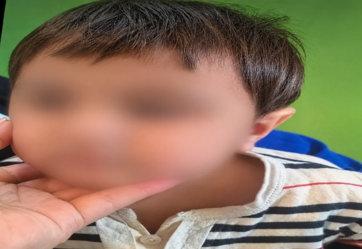 Dayəsi tərəfindən döyülərək öldürüldüyü iddia olunan körpənin görüntüsü - Video