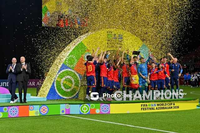 Prezident İlham Əliyev FIFA U-15 World Cup and Festivalın final matçını izləyib, mükafatlandırma mərasimində iştirak edib - Foto/Video