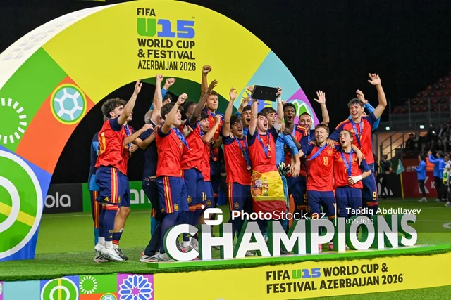 Prezident İlham Əliyev FIFA U-15 World Cup and Festivalın final matçını izləyib, mükafatlandırma mərasimində iştirak edib - Foto/Video
