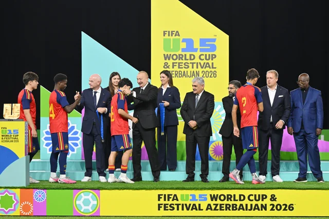 Prezident İlham Əliyev FIFA U-15 World Cup and Festivalın final matçını izləyib, mükafatlandırma mərasimində iştirak edib - Foto/Video