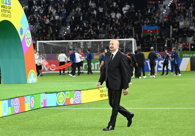 Prezident İlham Əliyev FIFA U-15 World Cup and Festivalın final matçını izləyib, mükafatlandırma mərasimində iştirak edib - Foto/Video