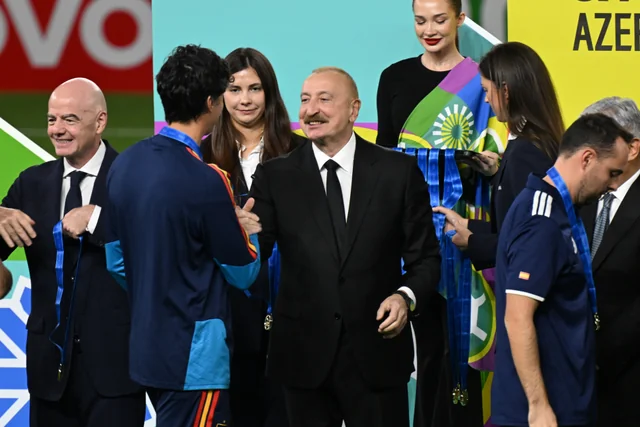 Prezident İlham Əliyev FIFA U-15 World Cup and Festivalın final matçını izləyib, mükafatlandırma mərasimində iştirak edib - Foto/Video