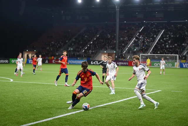 Prezident İlham Əliyev FIFA U-15 World Cup and Festivalın final matçını izləyib, mükafatlandırma mərasimində iştirak edib - Foto/Video