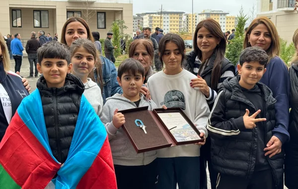 Böyük Qayıdış: 78 ailənin Vətən həsrəti sona yetdi - Açarlar təqdim olundu - Foto/Video