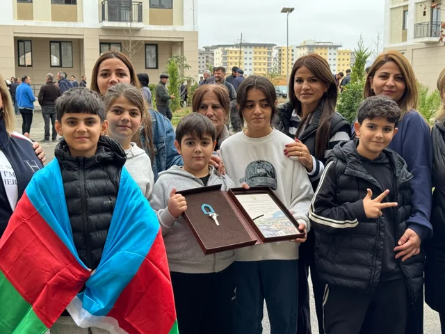 Böyük Qayıdış: 78 ailənin Vətən həsrəti sona yetdi - Açarlar təqdim olundu - Foto/Video