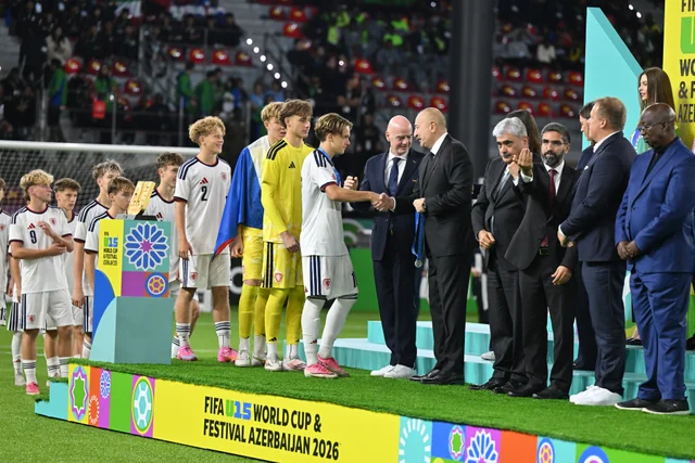 Prezident İlham Əliyev FIFA U-15 World Cup and Festivalın final matçını izləyib, mükafatlandırma mərasimində iştirak edib - Foto/Video
