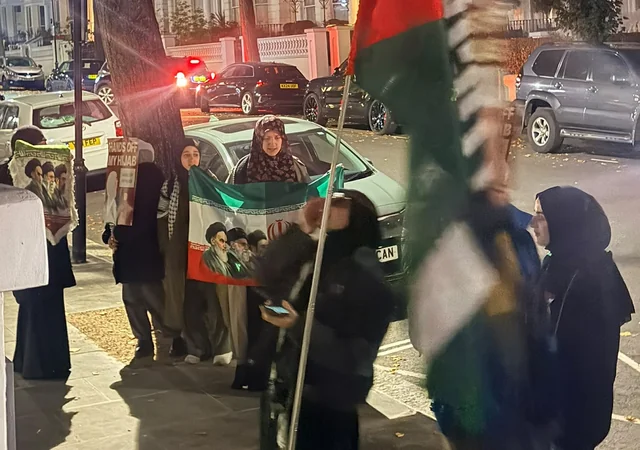 Səfirliyimiz önündə iranpərəstlər təxribata cəhd etdi