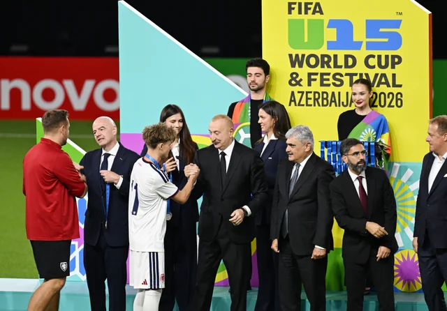 Prezident İlham Əliyev FIFA U-15 World Cup and Festivalın final matçını izləyib, mükafatlandırma mərasimində iştirak edib - Foto/Video