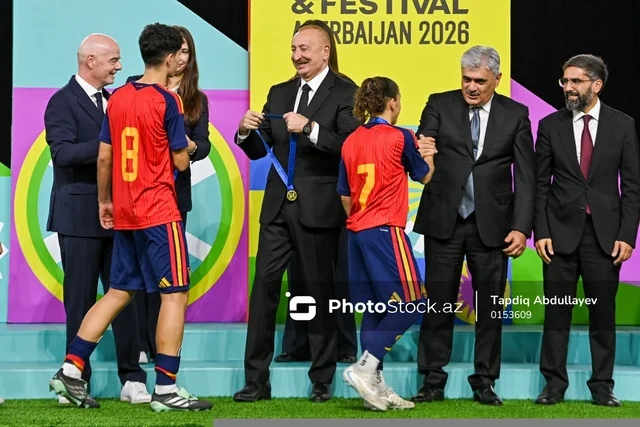 Prezident İlham Əliyev FIFA U-15 World Cup and Festivalın final matçını izləyib, mükafatlandırma mərasimində iştirak edib - Foto/Video