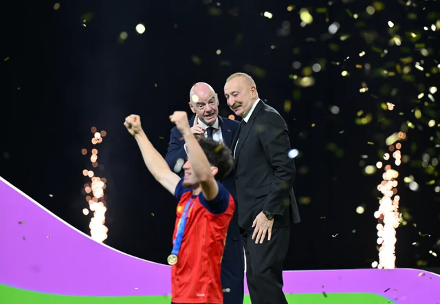 Prezident İlham Əliyev FIFA U-15 World Cup and Festivalın final matçını izləyib, mükafatlandırma mərasimində iştirak edib - Foto/Video