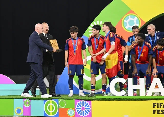 Prezident İlham Əliyev FIFA U-15 World Cup and Festivalın final matçını izləyib, mükafatlandırma mərasimində iştirak edib - Foto/Video