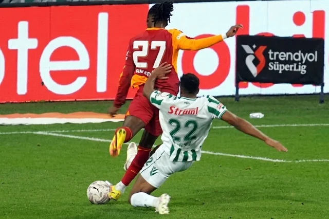 "Qalatasaray" səfərdə "Konyaspor"u darmadağın etdi