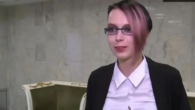 Отец убил человека, а мать ночами избивала под Земфиру: как живет дочь Михаила Ефремова, которая просит называть себя Сергеем - Фото