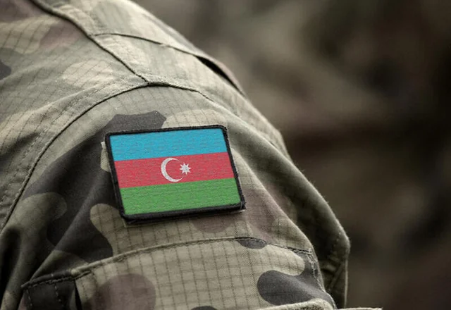 Военнослужащие, самовольно покинувшие место службы или не явившиеся вовремя, будут оштрафованы
