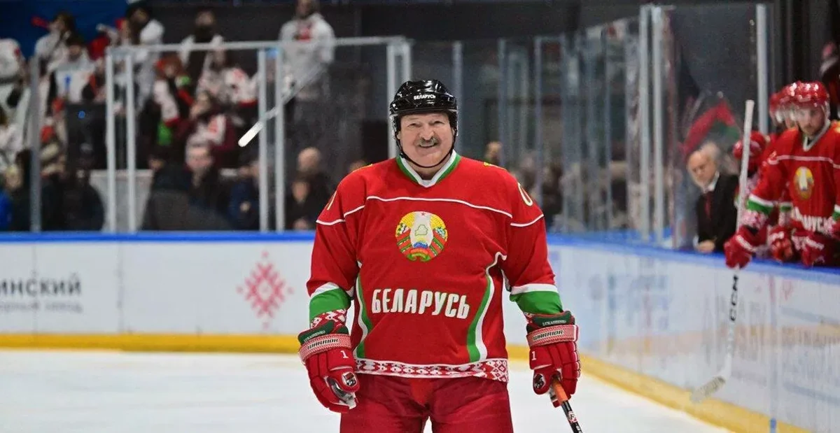 Хоккейная команда Лукашенко с крупным счетом обыграла сборную Гродненщины - Фото/Видео